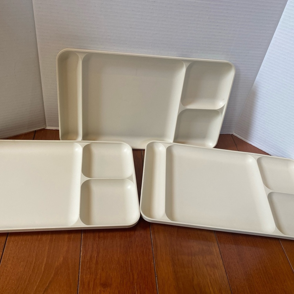 VTG 3 Tupperware 1535 Almond Divided Food Dinner Lunch Trays 15x9 camping Picnic